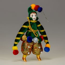 Ёлочная игрушка Клоун в бархатной курточке