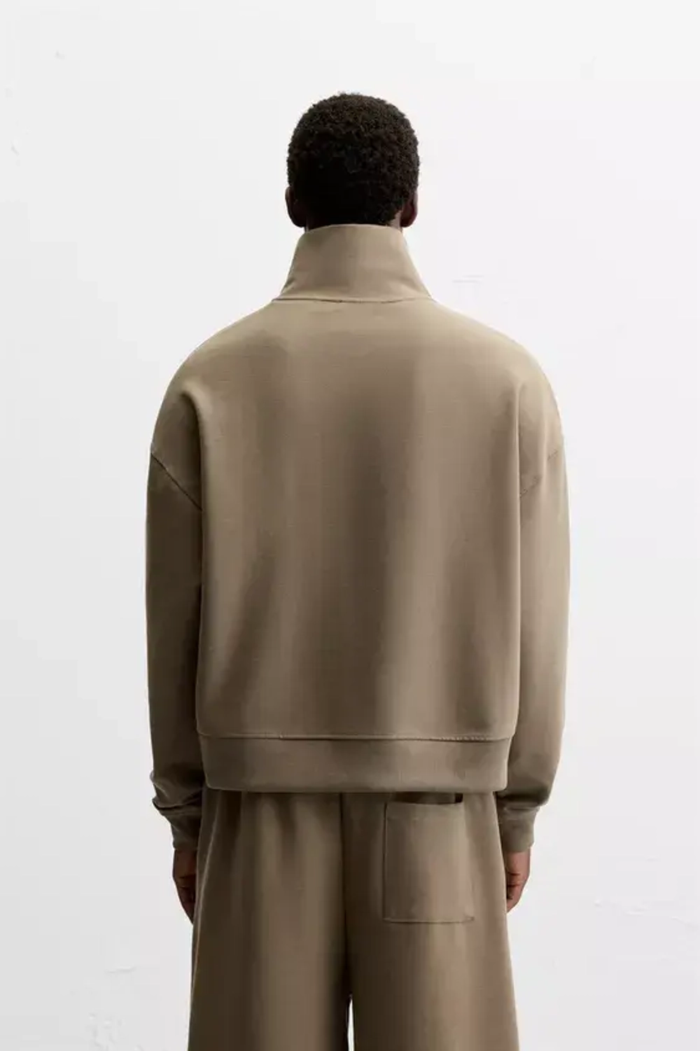 ZARA ТОЛСТОВКА КОМФОРТНОЙ ПОСАДКИ ИЗ ВЫСОКОТЕХНОЛОГИЧНОЙ ТКАНИ, ТЕМНЫЙ ХАКИ