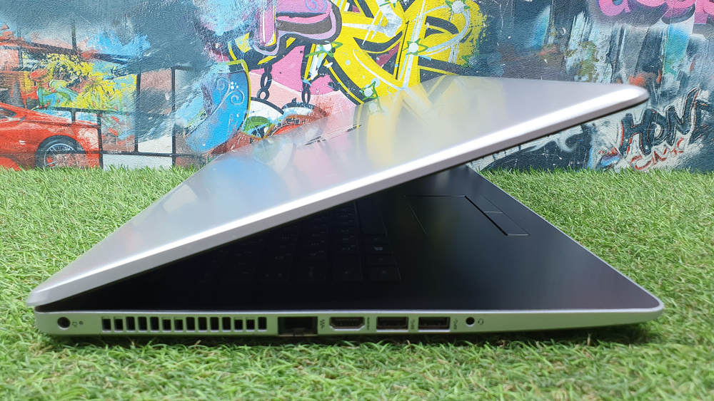 Ноутбук HP i3-6/4 Gb/Radeon 520 2ГБ/ 17-bs012ur 1ZJ30EA/ Windows 10