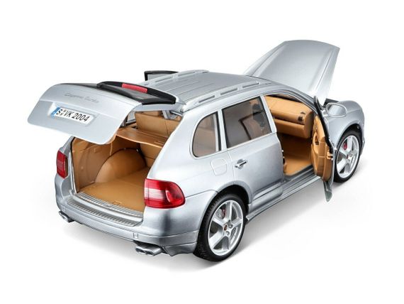 Maşın Maisto 1:18 SP (A)- Maisto Porsche Cayenne Turbo ,Model Car