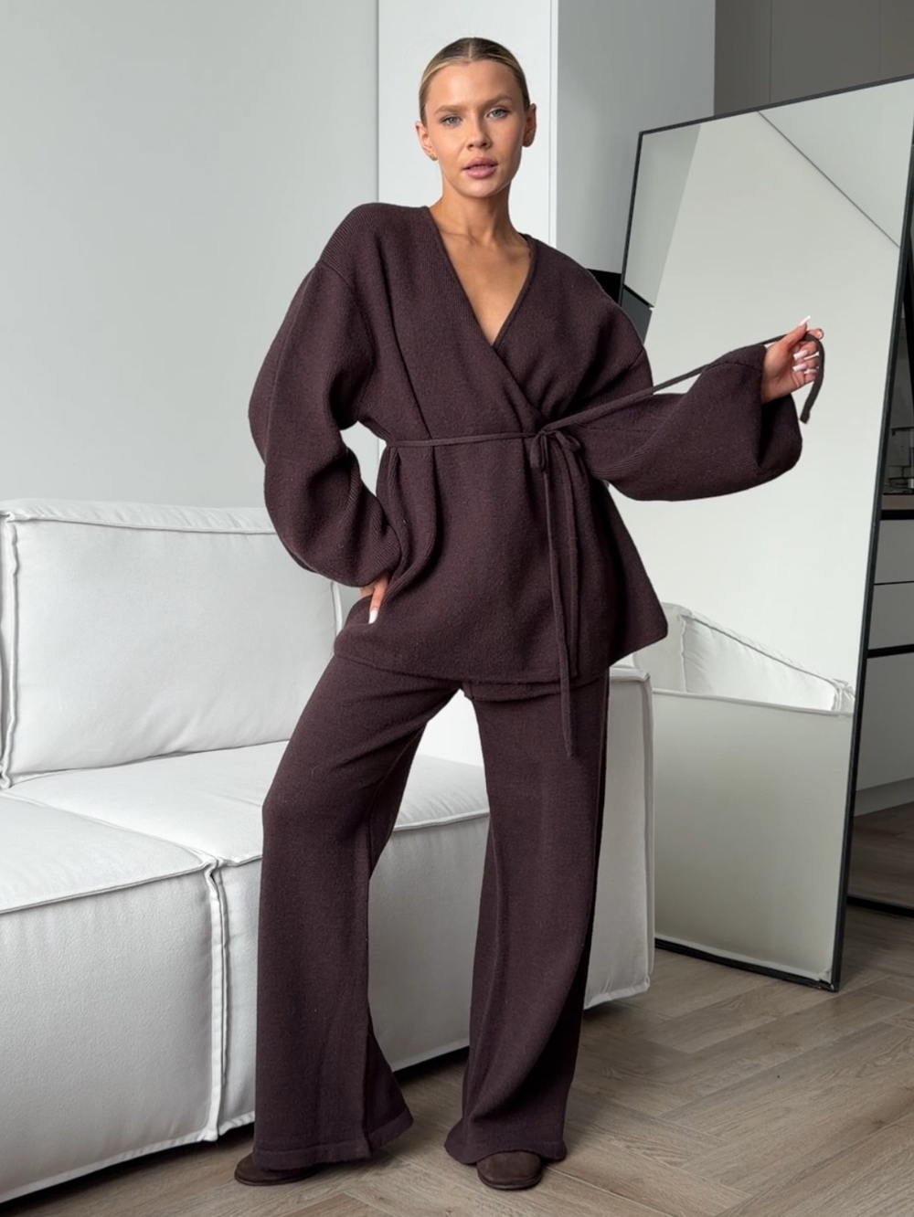 Комплект вязаный, кардиган на завязке и брюки прямого кроя