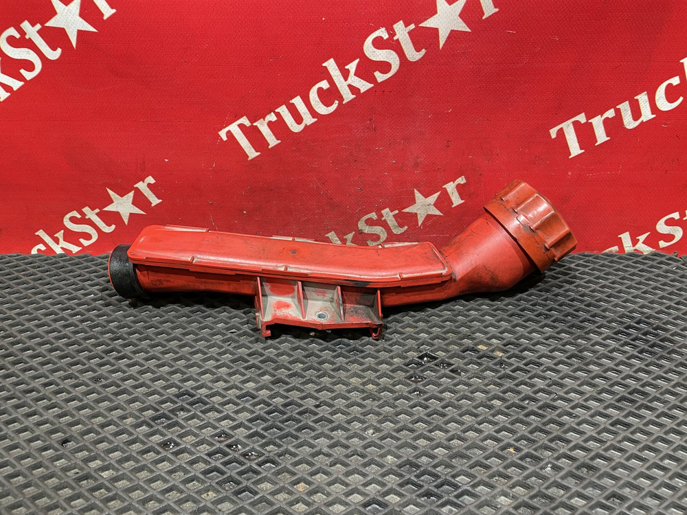 Горловина маслозаливная