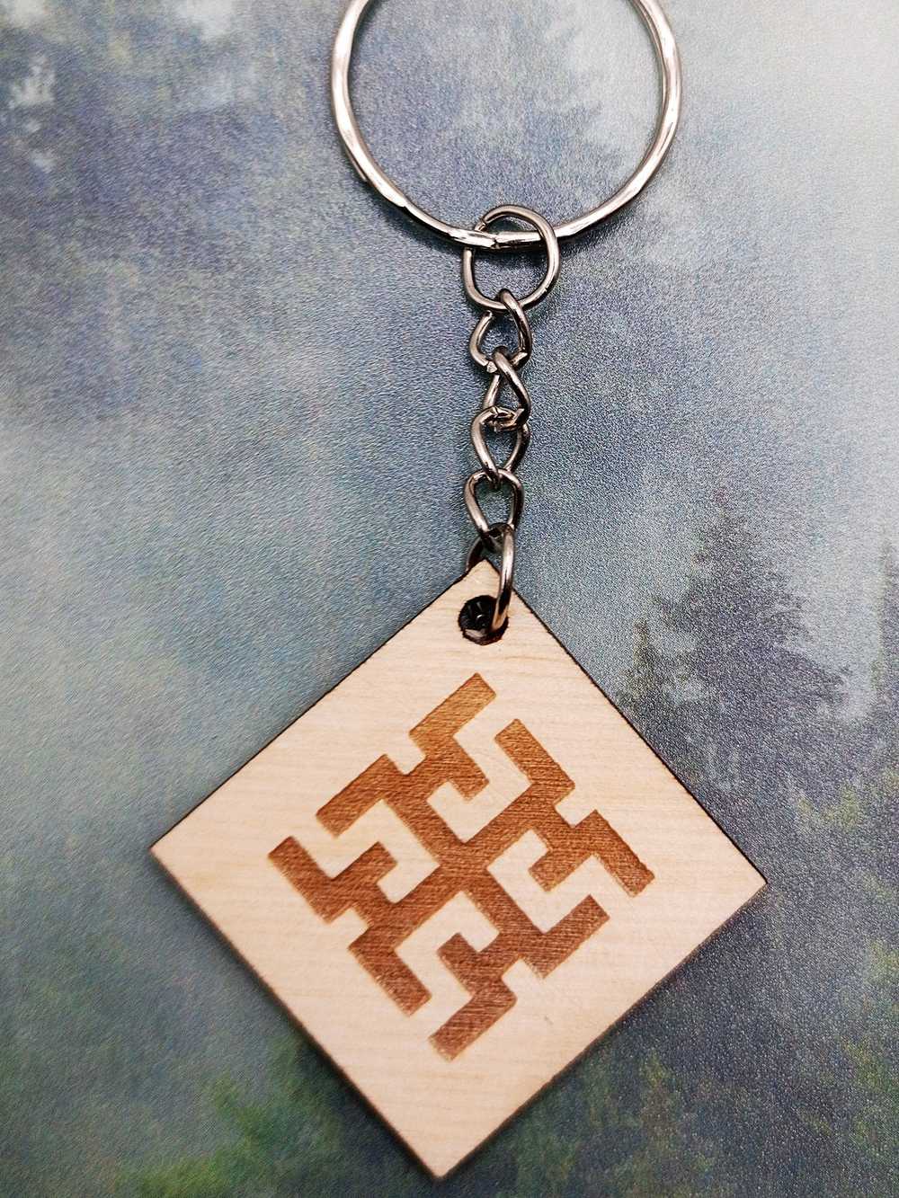 Брелок из дерева Духобор