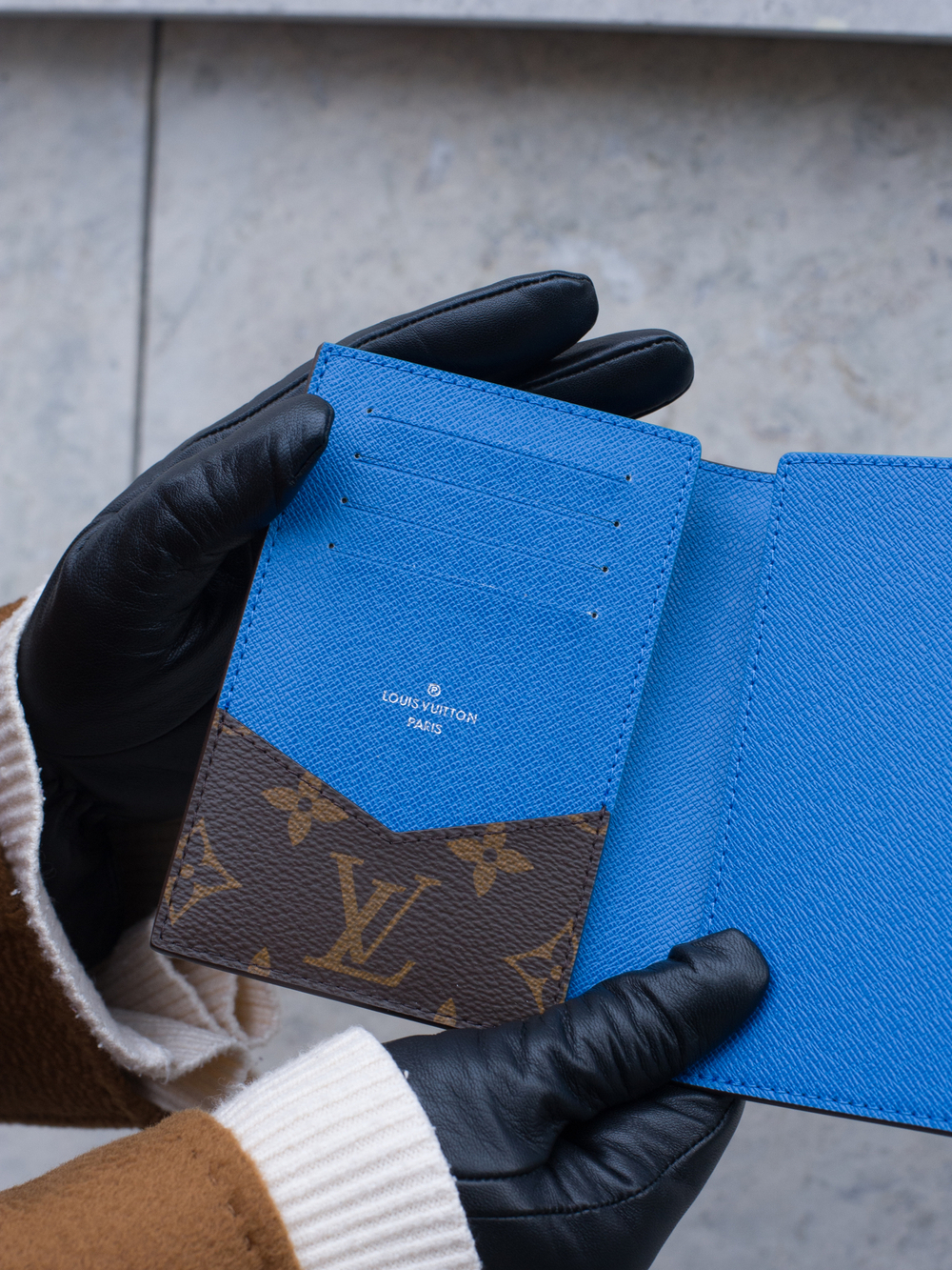 Louis Vuitton Обложка для паспорта