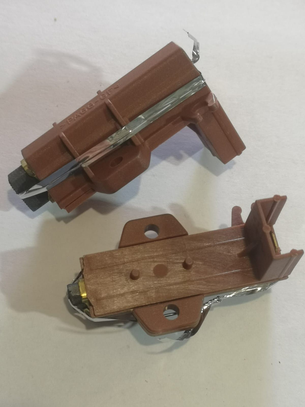 Две щетки двигателя стиральной машины 5x13.5x32 мм В цветном корпусе КРЕПЕЖ ПАРАЛЛЕЛЬНО Indesit, LG, Whirlpool, Samsung, (комплект 2 шт.)