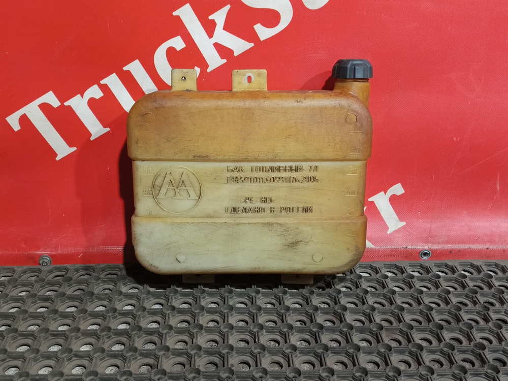 Бачок отопителя 7L