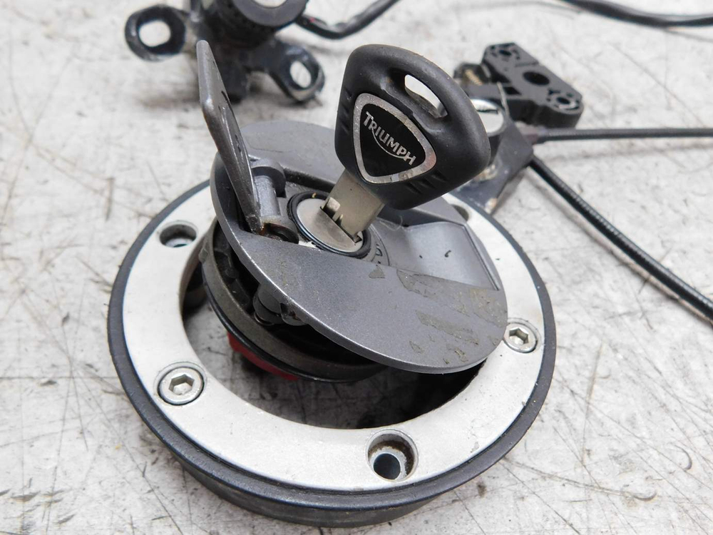 замки комплект Triumph Speed Triple SMTTE5865R