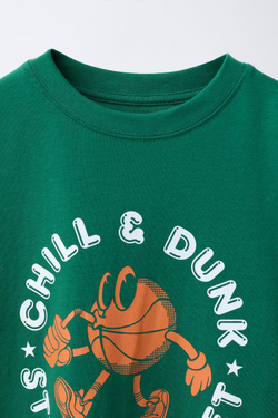 ZARA ФУТБОЛКА В УНИВЕРСИТЕТСКОМ СТИЛЕ С ПРИНТОМ, ЗЕЛЕНЫЙ