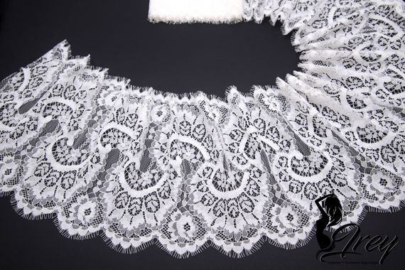 01-62 Кружево шантильи 22 см, айвори