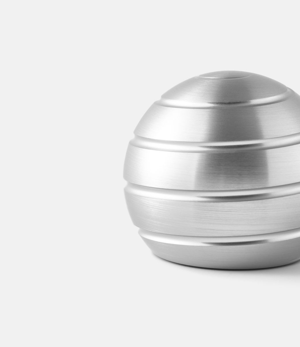 Mezmoglobe Original Mezmoglobe Silver — кинетическая скульптура