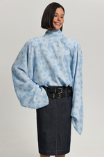 Блуза с подплечниками