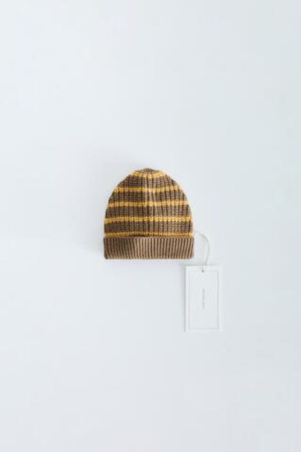 ZARA TIMELESS — ШАПКА БИНИ В ПОЛОСКУ ИЗ ХЛОПКА И ШЕРСТИ, ОХРА