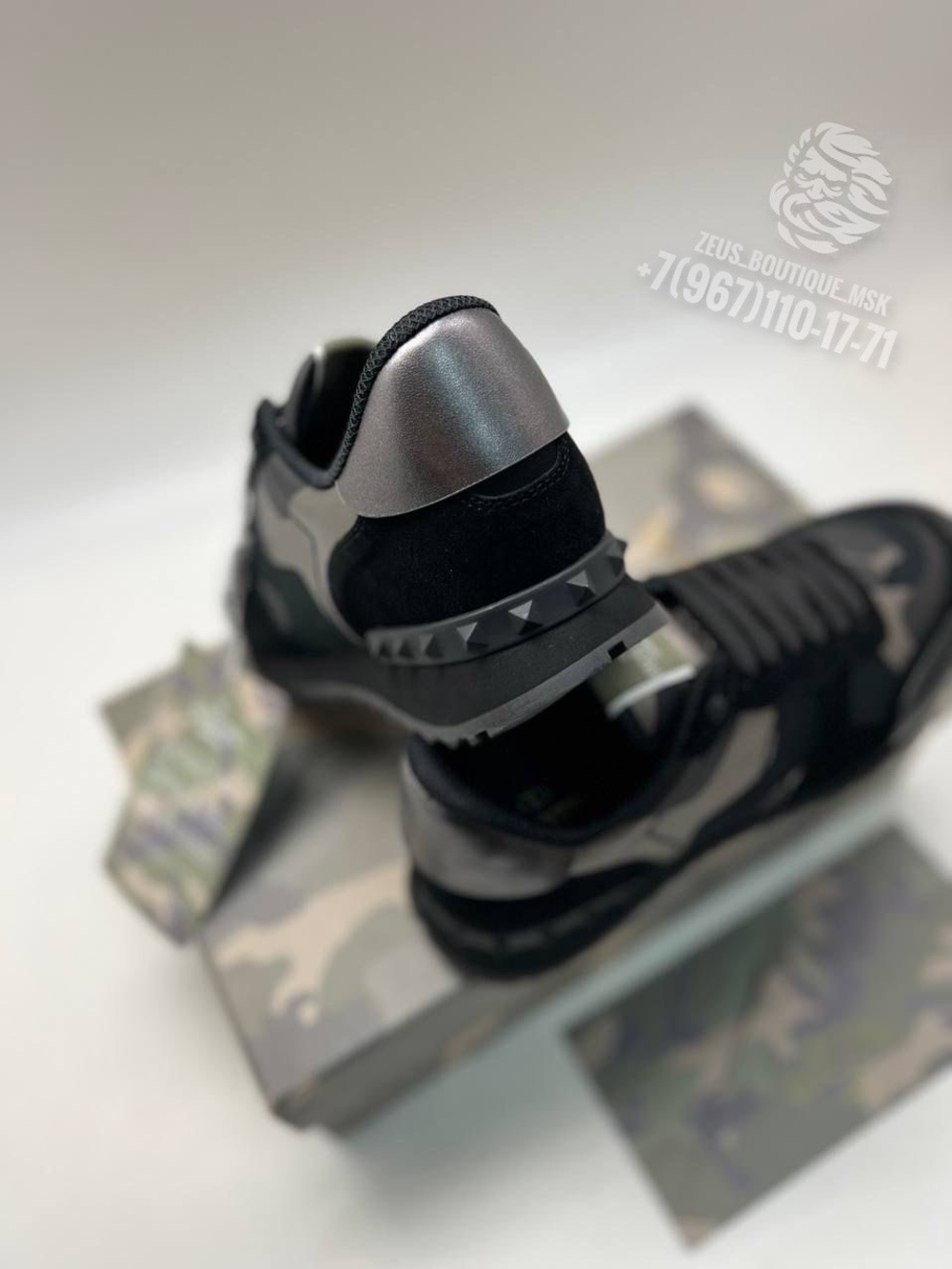 Кроссовки Valentino