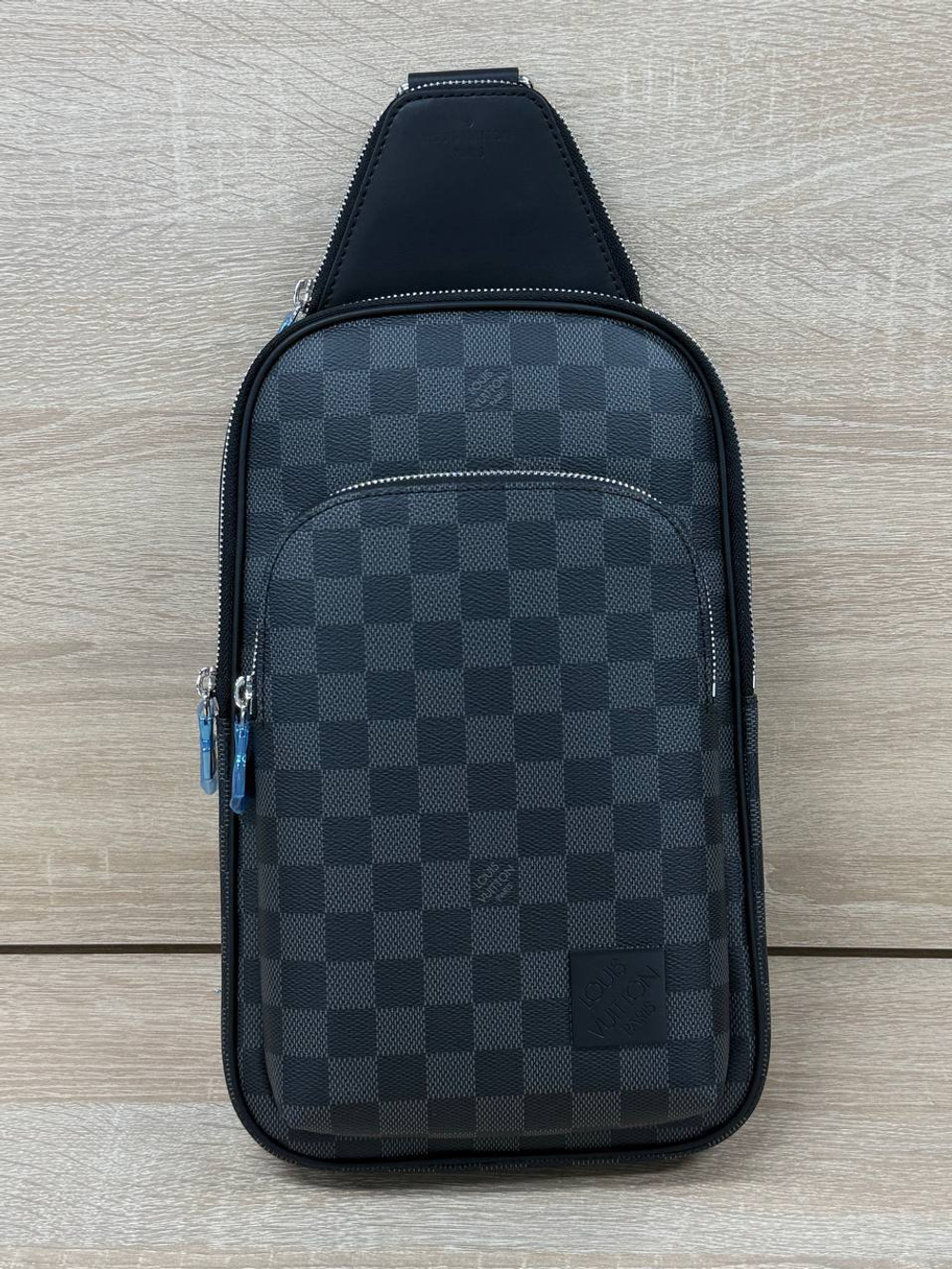 Сумка-мессенджер Louis Vuitton