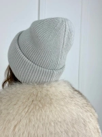 шапка зимняя из ангоры с отворотом вязаная