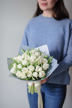 Букет из белых тюльпанов