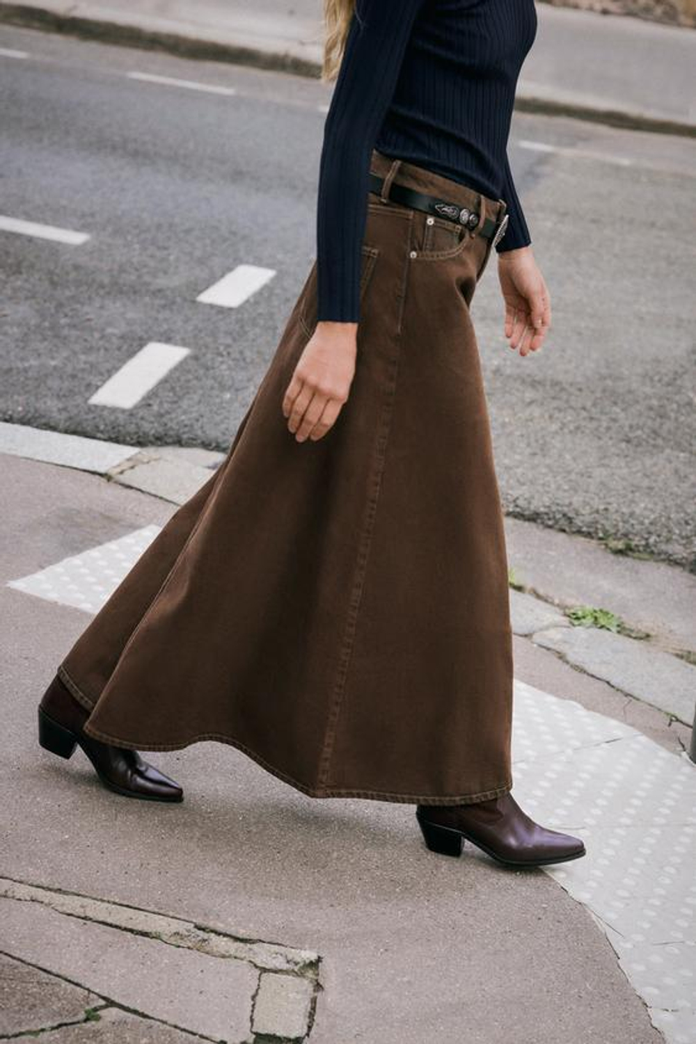 ZARA ДЖИНСОВАЯ ЮБКА-ТРАПЕЦИЯ Z1975 MIDI, КОРИЧНЕВЫЙ