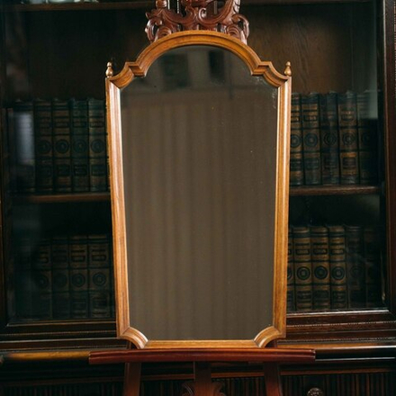 Настенное зеркало