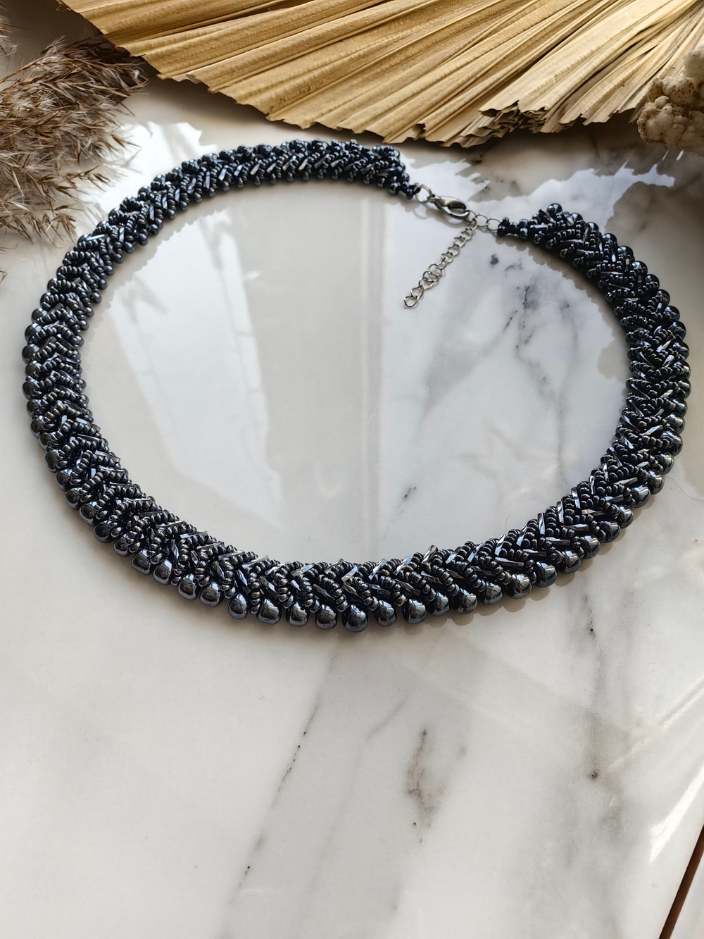 Колье из бисера "Змейка" ручной работы, цвет - Гематит