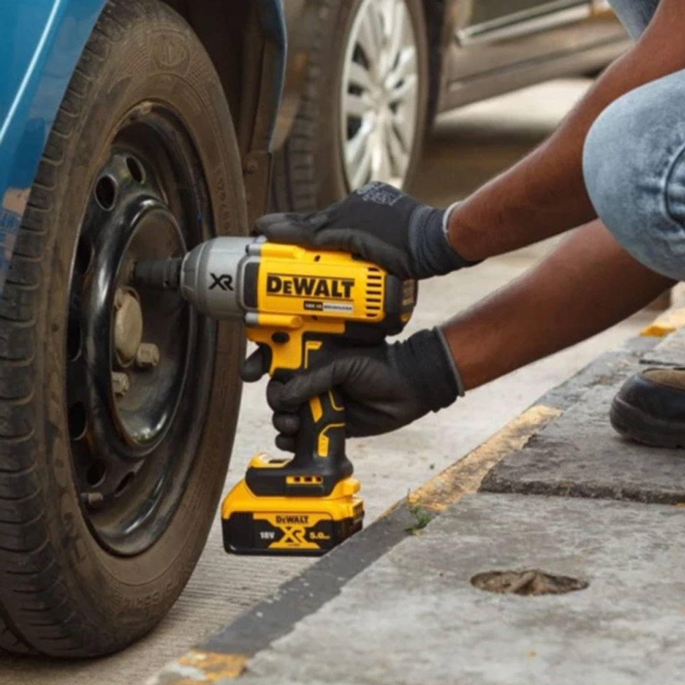 DeWalt DCF899NT аккумуляторный гайковерт (без АКБ и ЗУ) DCF899NT-XJ