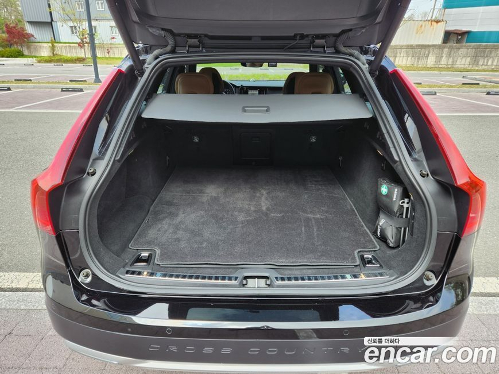 Volvo V90 Cross Country T5 Pro AWD (09.2019)