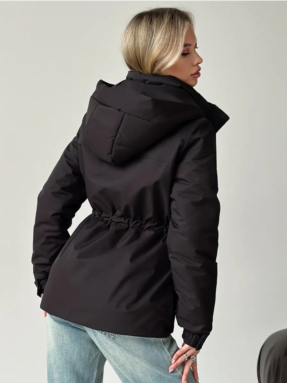 Куртка демисезонная с капюшоном