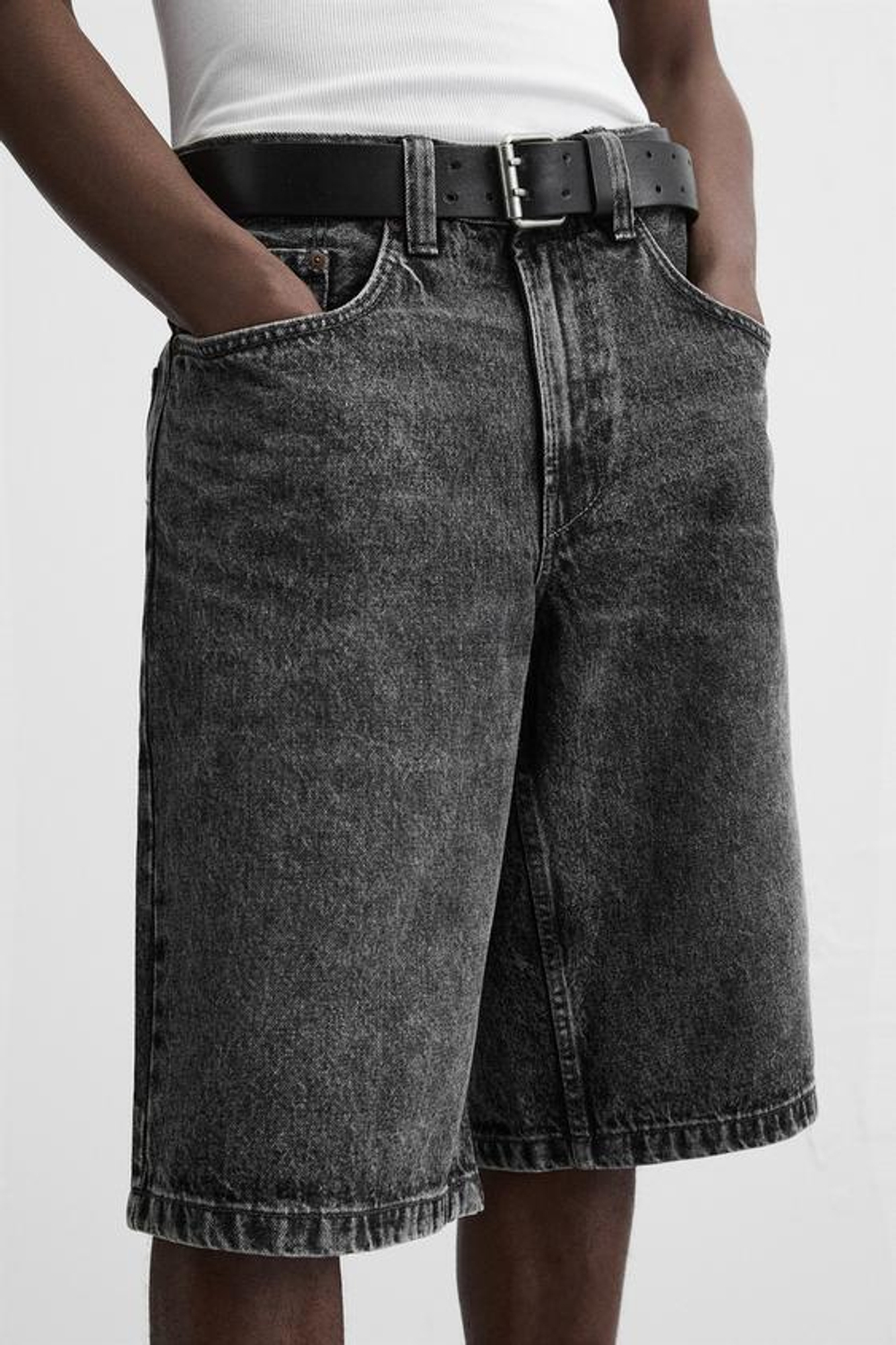 ZARA ДЖИНСОВЫЕ ШОРТЫ-БЕРМУДЫ СВОБОДНОГО КРОЯ, УГОЛЬНЫЙ