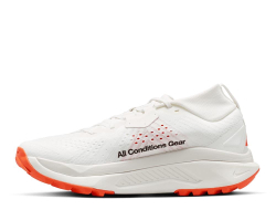 Мужские беговые кроссовки Nike ACG Zegama Trail M бело-оранжевые