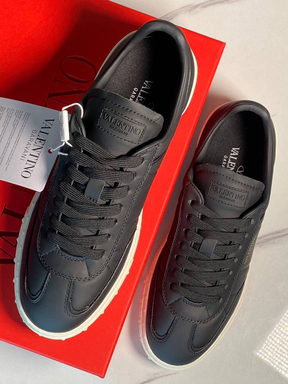 Кроссовки Valentino