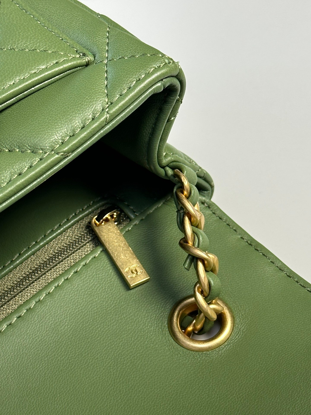 Chanel Bag 19 cm