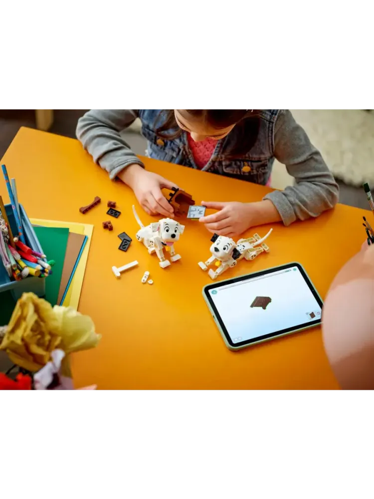 Конструктор Disney 43271 Щенки далматинцев Лаки и Пенни