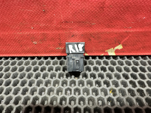 Кнопка антипробуксовочной системы