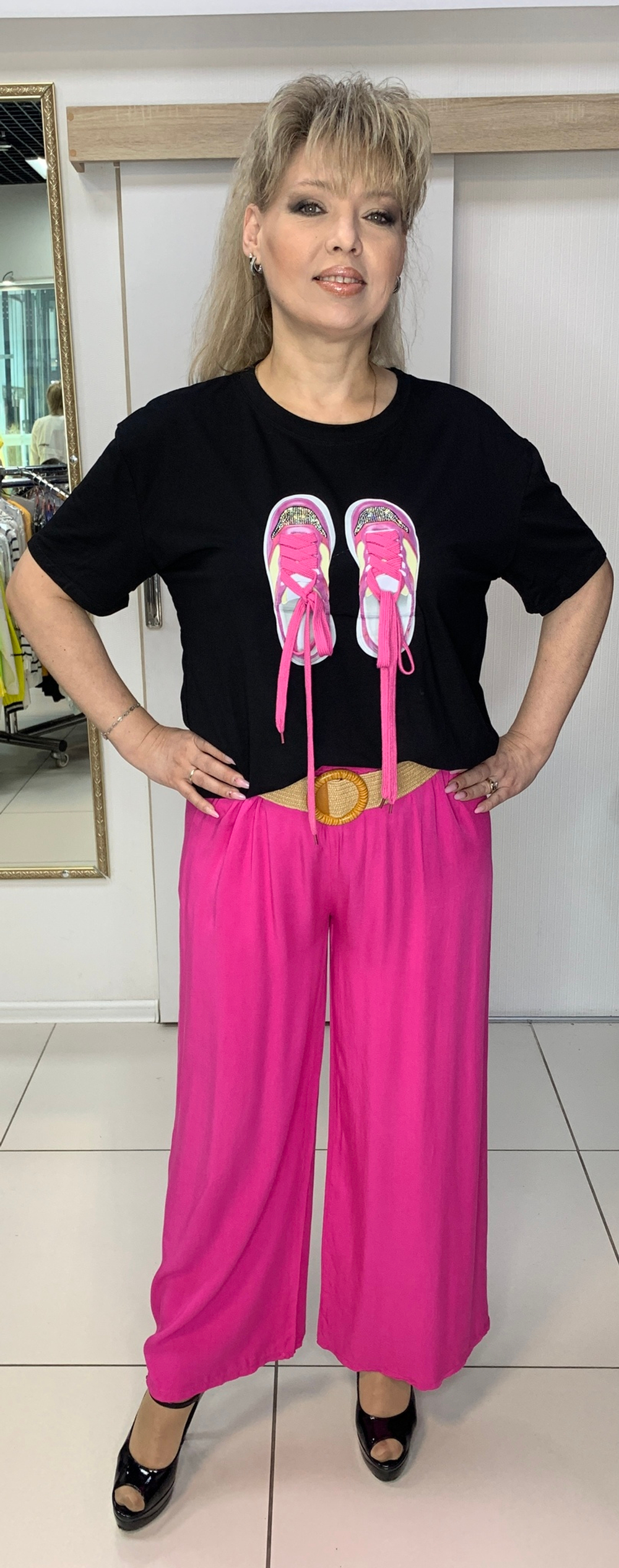 Тонкие брюки-палаццо на резинке с ремнем