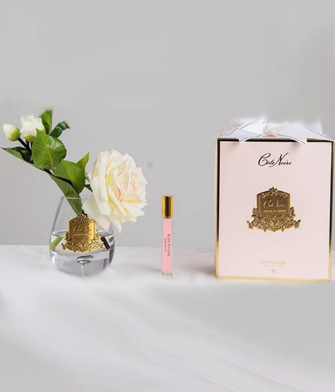 Роза чайная светло-розовая в прозрачной вазе, Cote Noire