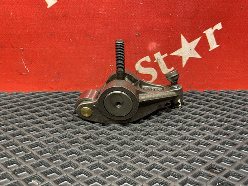 Коромысло впускного клапана 2023г.