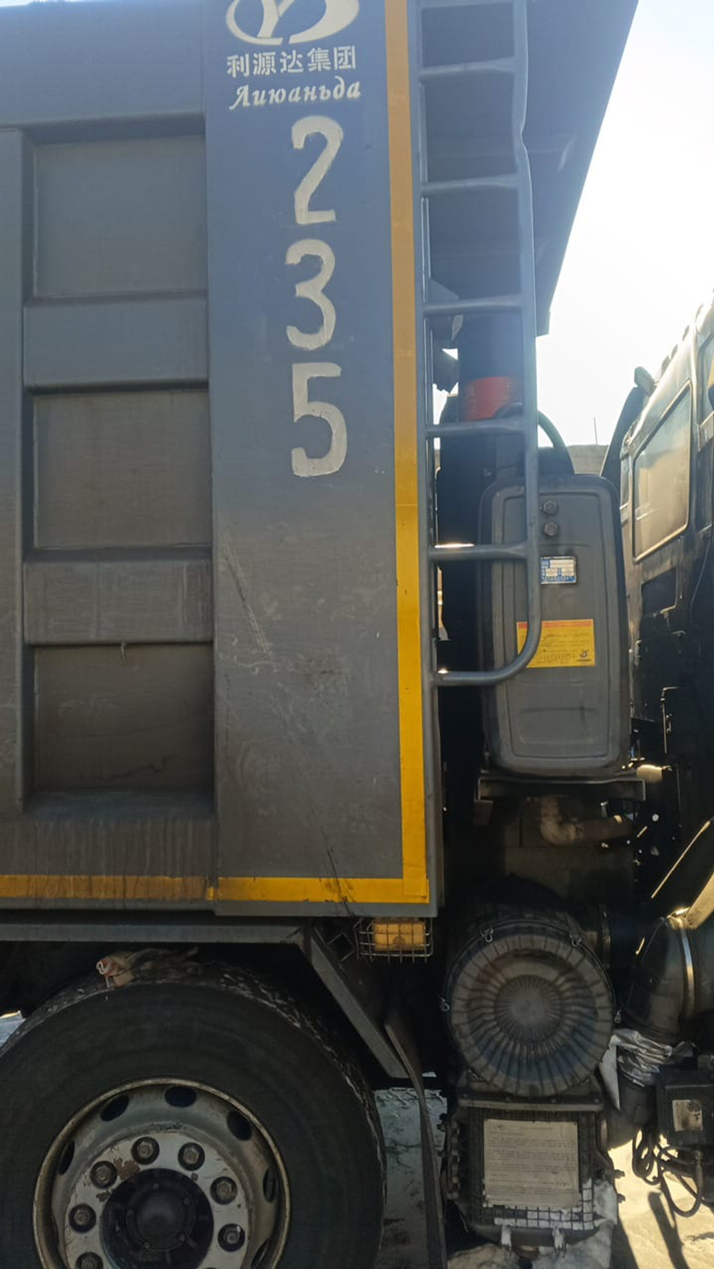 FAW J6 8x4 Самосвал СА3310Р66K24T4E5 (Дизельный, 11,1 л, 420 л.с., МТ)