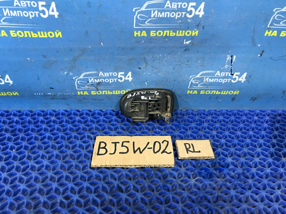 Ручка двери задней левой салонная MAZDA FAMILIA 2001