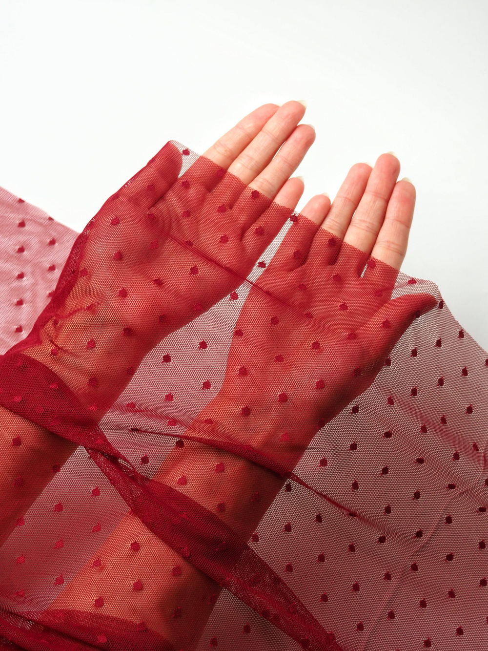 Сетка эластичная бордовая в горошек 5 мм метражом