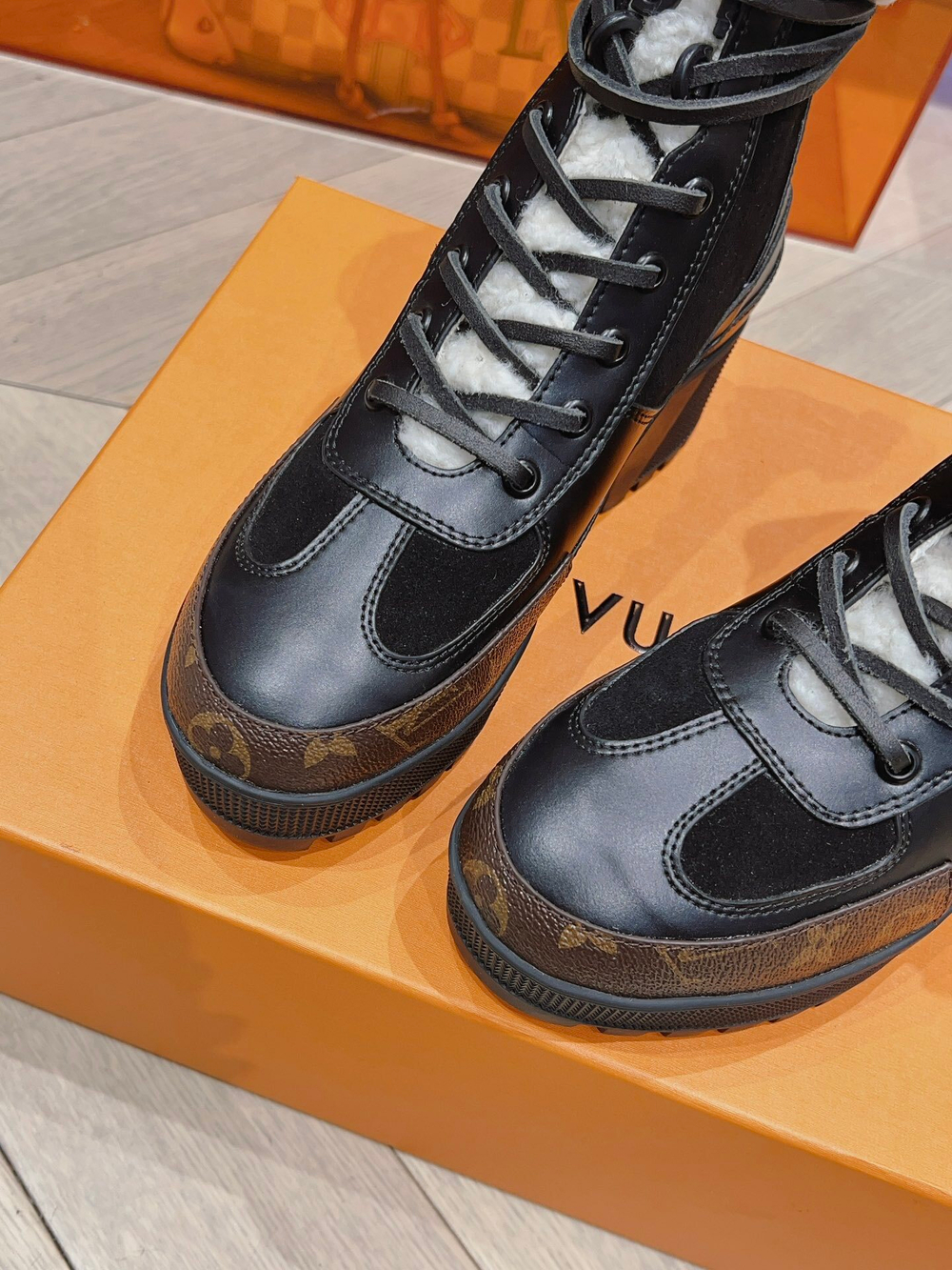 Louis Vuitton Laureate Desert Boot