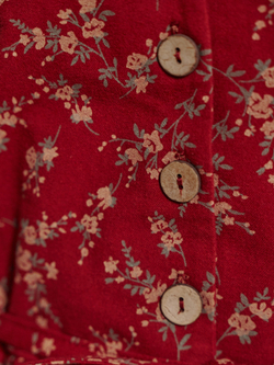 Платье с воротником стойкой