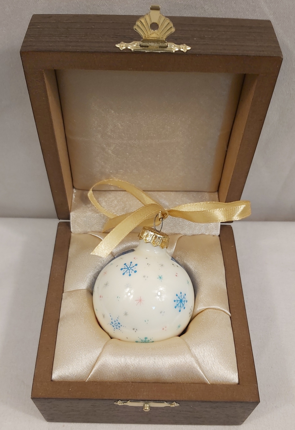 Шар новогодний с ручной росписью  Палех "Котики"