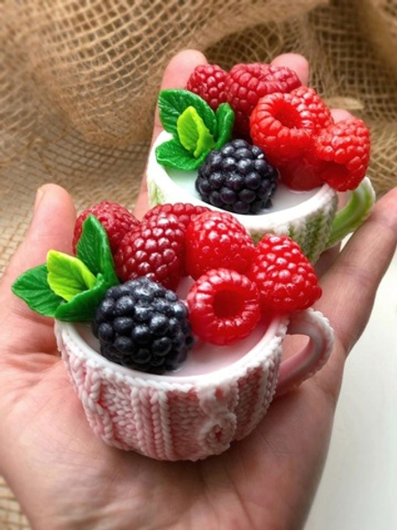«Чашка с ягодками» мыло ручной работы