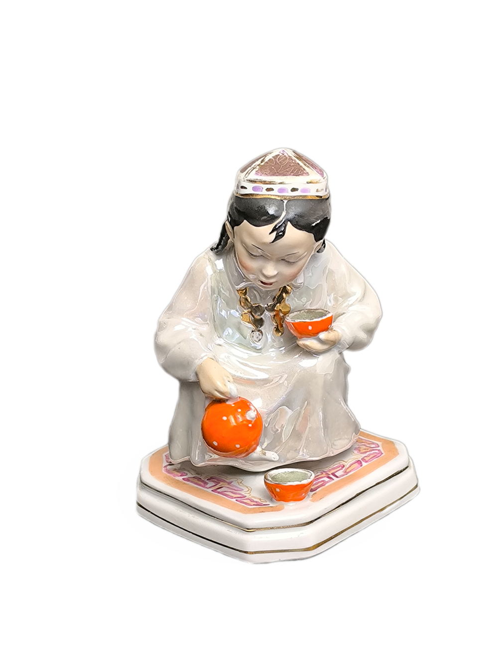 Фарфоровая статуэтка "Маленькая хозяйка" ДФЗ