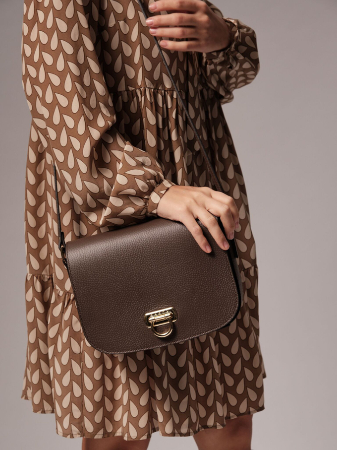 Сумка кожаная на плечо кросс-боди темно-коричневая