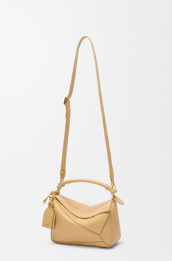 Loewe Маленькая сумка натуральной кожи, цвет сливочного масла
