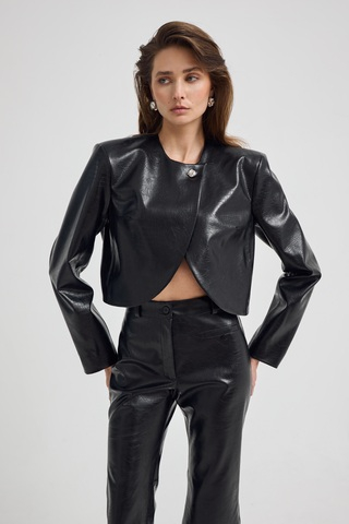 Укороченный жакет из экокожи