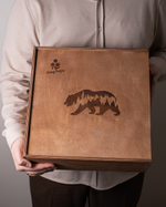 Подарочный набор в деревянном ящике с медом, орехами, деликатесами и дичью №2