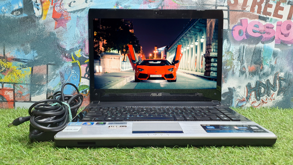 Ноутбук ASUS i3/6 Gb/GT 540M 1 Gb