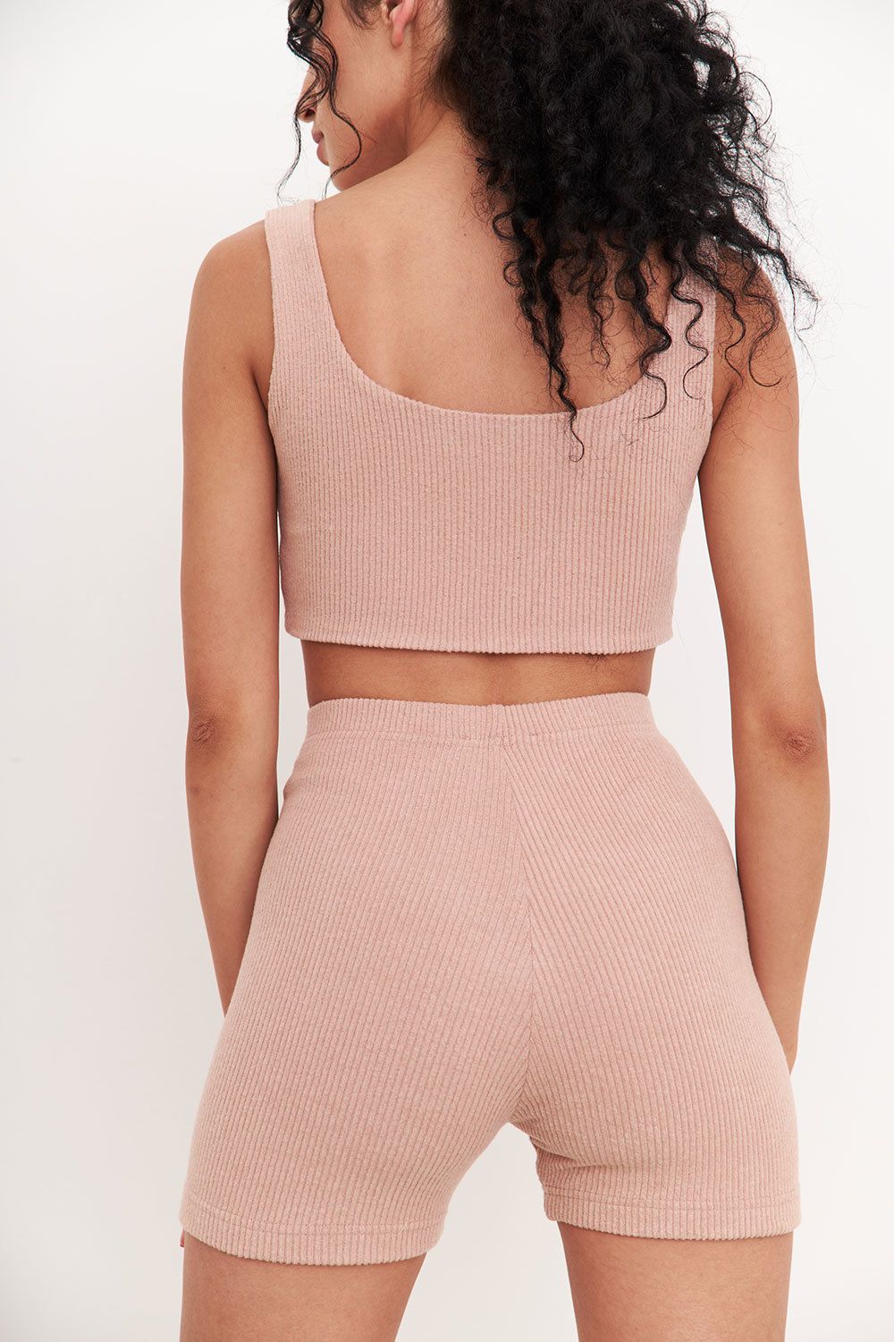 Короткие шорты из лапши с пич-эффектом цвета мокко