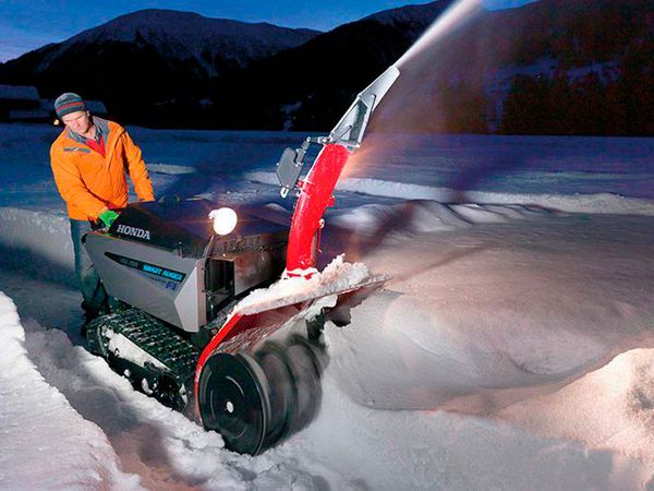 Настоящий король снегоуборщиков Honda HSL 2511 наконец-то в салоне «Хонда-Дом»